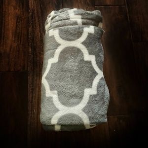 Soft blanket (never used)